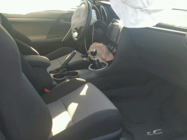 JTKJF5C79GJ014565 - 2016 TOYOTA SCION TC თეთრი ფოტო 5