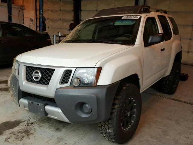 5N1AN0NW3DN824873 - 2013 NISSAN XTERRA X WHITE photo 2