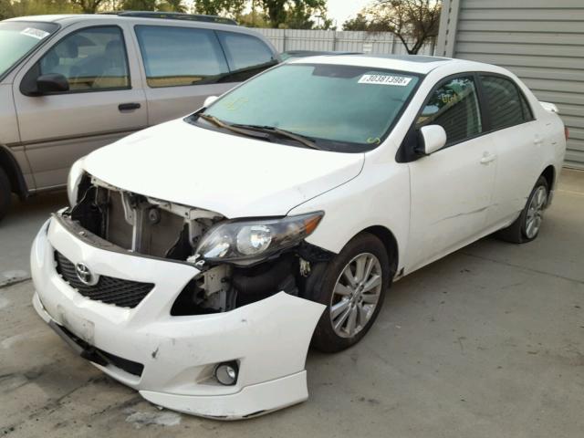 2T1BU4EEXAC505897 - 2010 TOYOTA COROLLA BA WHITE photo 2