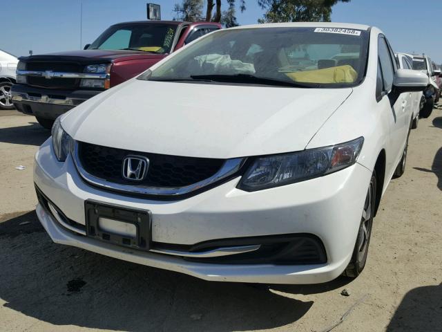 2HGFB2F76FH516115 - 2015 HONDA CIVIC SE WHITE photo 2