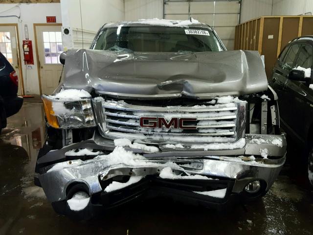 3GTEK33369G256420 - 2009 GMC SIERRA K15 GRAY photo 9