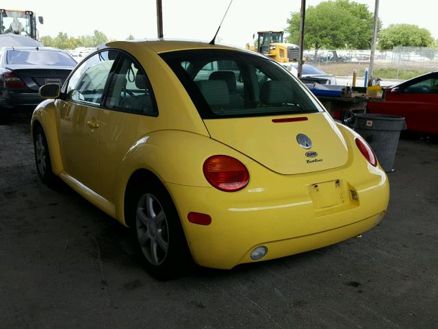 3VWCD31C84M413540 - 2004 VOLKSWAGEN NEW BEETLE 黄色 照片 3