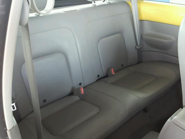 3VWCD31C84M413540 - 2004 VOLKSWAGEN NEW BEETLE 黄色 照片 6