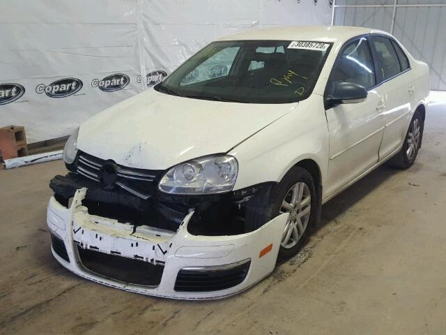 3VWGF71K07M122268 - 2007 VOLKSWAGEN JETTA WHITE photo 2