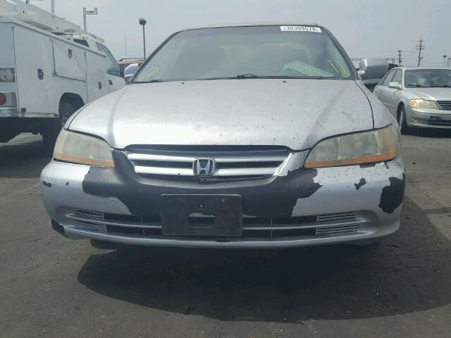 3HGCG66522G703968 - 2002 HONDA ACCORD LX SILVER photo 9