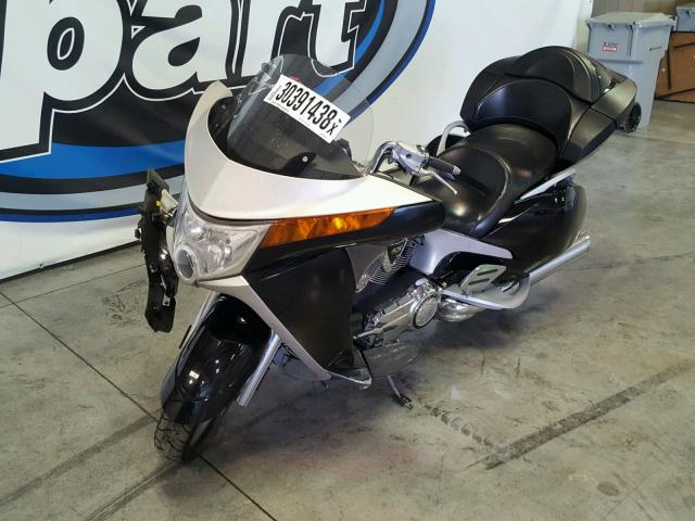 5VPSD36D193002281 - 2009 VICTORY MOTORCYCLES VISION TOU BLACK photo 2