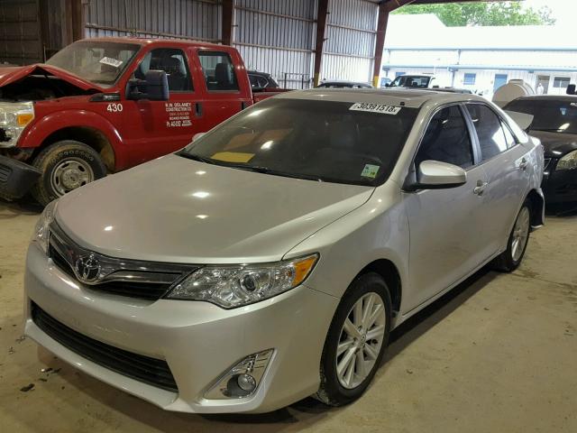 4T4BF1FK2CR222995 - 2012 TOYOTA CAMRY BASE SILVER photo 2