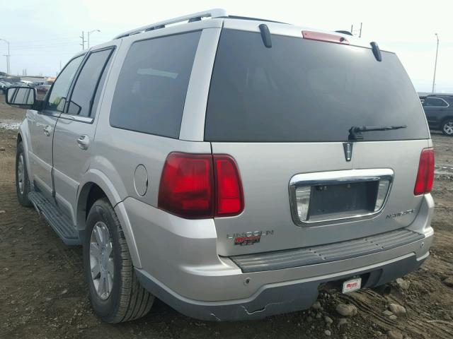 5LMFU28R74LJ34613 - 2004 LINCOLN NAVIGATOR SILVER photo 3