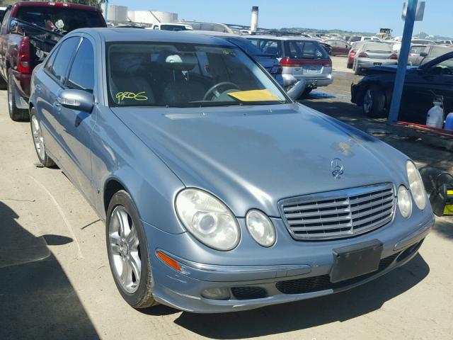 WDBUF70J15A746555 - 2005 MERCEDES-BENZ E 500 BLUE photo 1