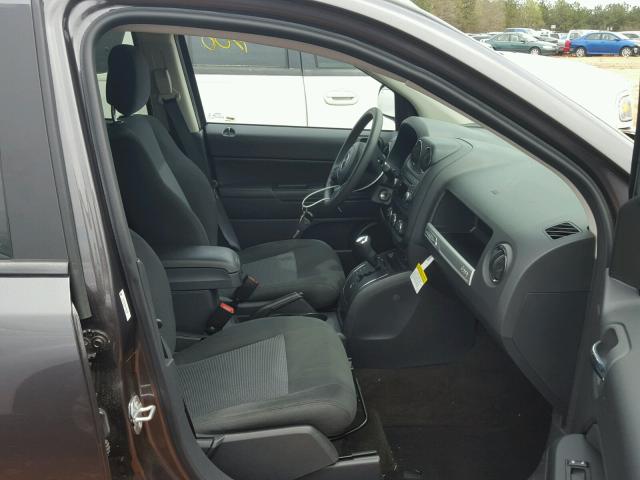 1C4NJCBB9GD502236 - 2016 JEEP COMPASS SP GRAY photo 5