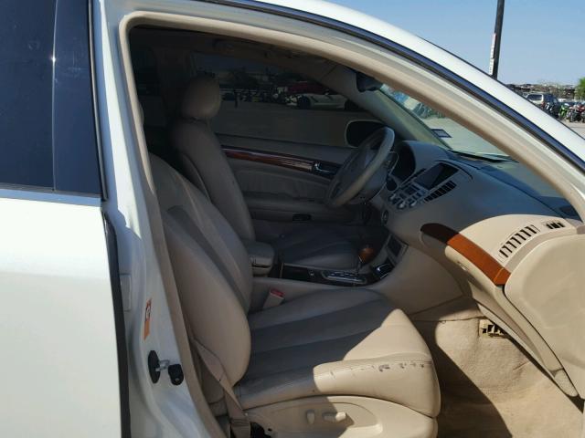 JNKBF01A33M102645 - 2003 INFINITI Q45 WHITE photo 5