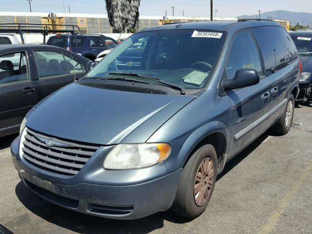 1A4GP45R76B745294 - 2006 CHRYSLER TOWN & COU BLUE photo 2