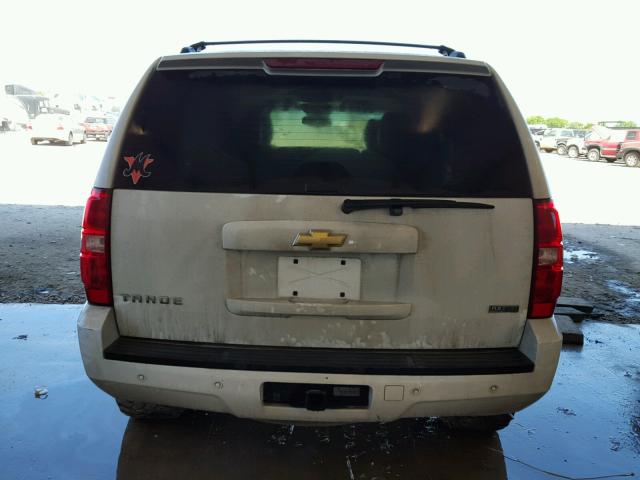 1GNSKBE03BR318739 - 2011 CHEVROLET TAHOE K150 WHITE photo 9