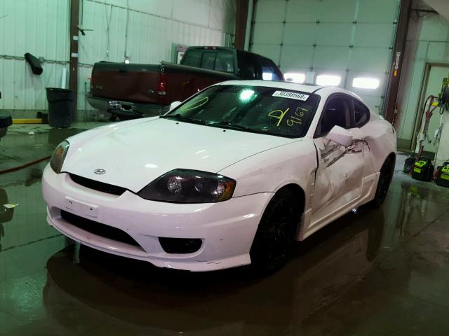 KMHHN65F46U229167 - 2006 HYUNDAI TIBURON GT WHITE photo 2