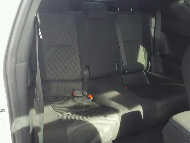 JTKJF5C76B3005805 - 2011 TOYOTA SCION TC 白色 照片 6