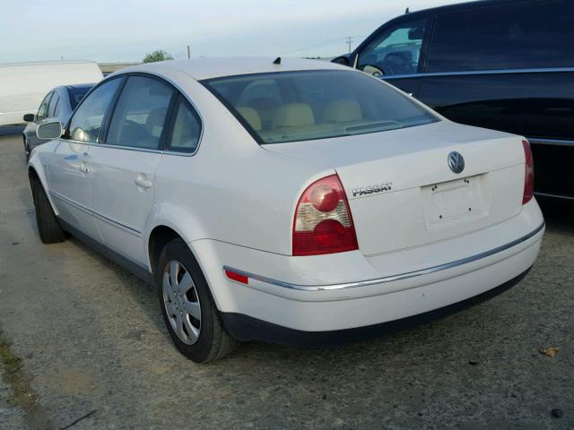 WVWPD63BX2P124273 - 2002 VOLKSWAGEN PASSAT GLS WHITE photo 3