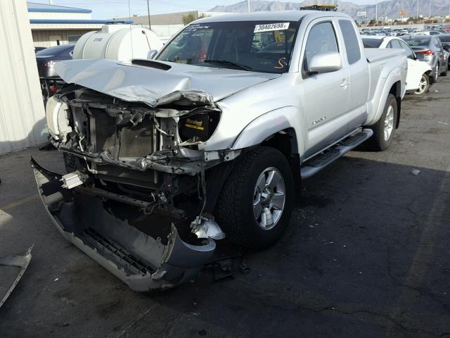 5TETU62N25Z018049 - 2005 TOYOTA TACOMA PRE SILVER photo 2