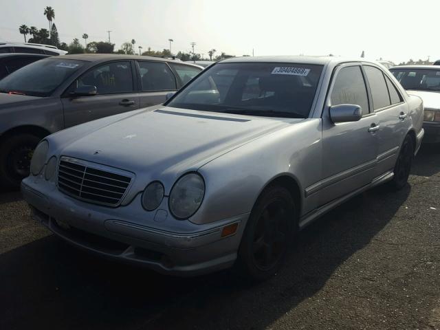 WDBJF70J42B446730 - 2002 MERCEDES-BENZ E 430 SILVER photo 2