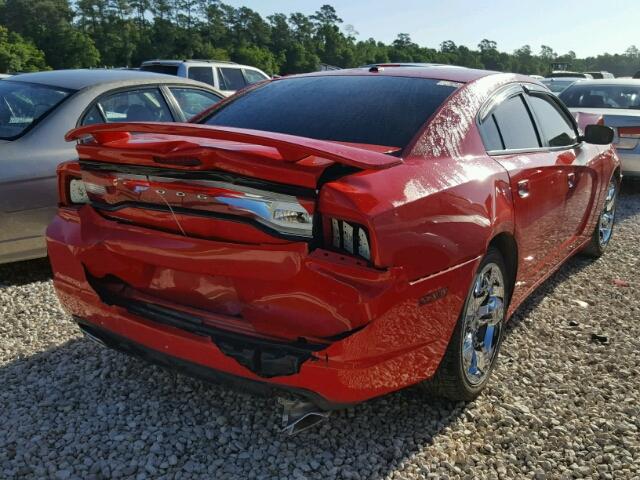 2C3CDXBG1EH353603 - 2014 DODGE CHARGER SE RED photo 4