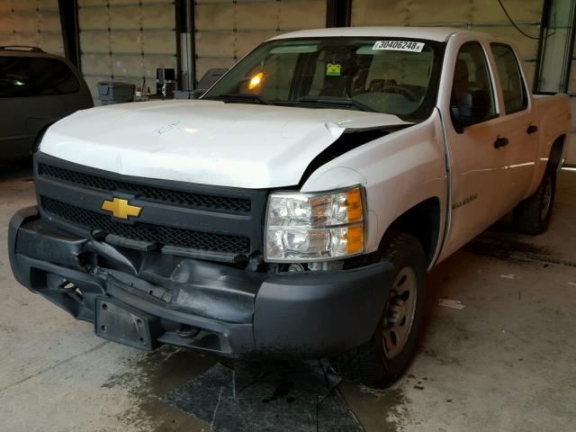 3GCPKPE74DG220136 - 2013 CHEVROLET SILVERADO WHITE photo 2