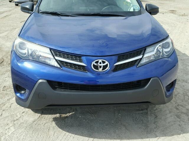 2T3ZFREV7FW168995 - 2015 TOYOTA RAV4 LE BLUE photo 9