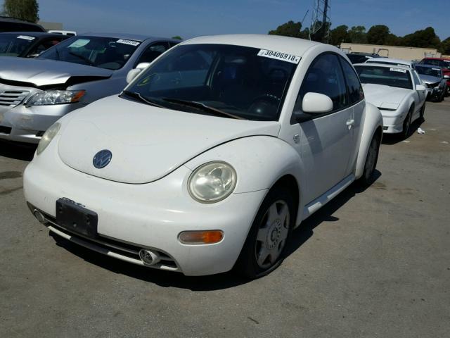 3VWCF21C0XM438182 - 1999 VOLKSWAGEN NEW BEETLE თეთრი ფოტო 2