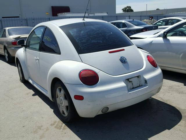 3VWCF21C0XM438182 - 1999 VOLKSWAGEN NEW BEETLE WHITE photo 3