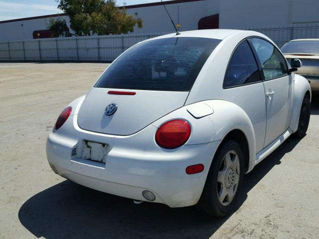 3VWCF21C0XM438182 - 1999 VOLKSWAGEN NEW BEETLE თეთრი ფოტო 4