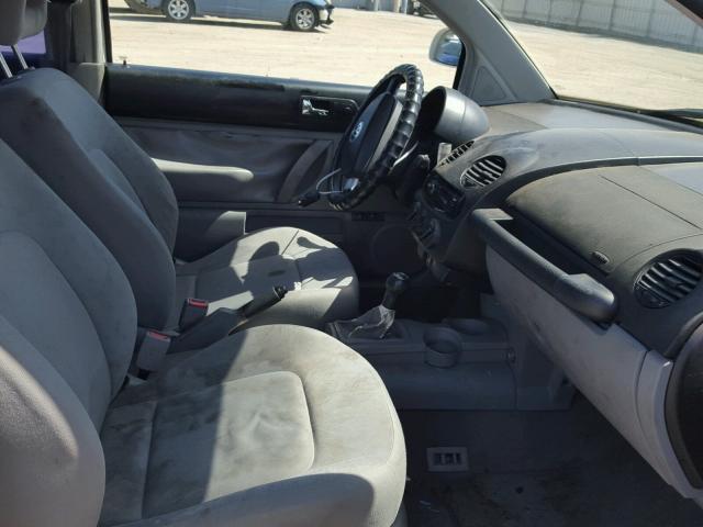 3VWCF21C0XM438182 - 1999 VOLKSWAGEN NEW BEETLE თეთრი ფოტო 5