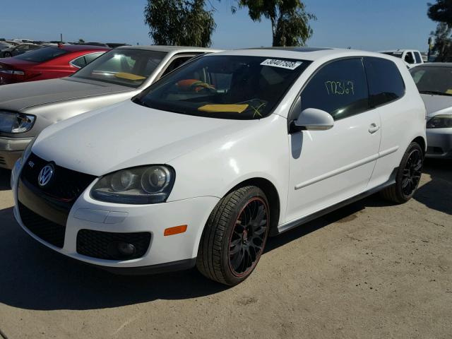 WVWEV71K97W057496 - 2007 VOLKSWAGEN NEW GTI WHITE photo 2