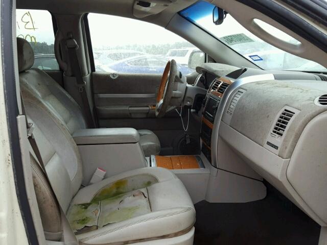 1A8HW58207F548939 - 2007 CHRYSLER ASPEN LIMI WHITE photo 5