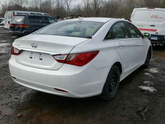 5NPEB4AC7BH092729 - 2011 HYUNDAI SONATA GLS WHITE photo 4