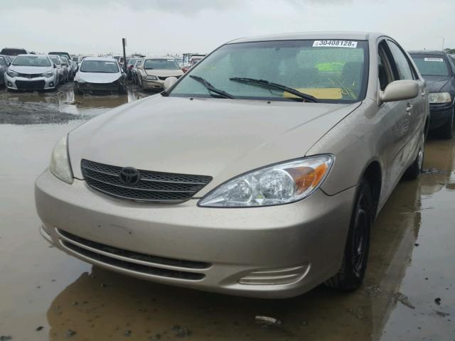 4T1BE32K33U713090 - 2003 TOYOTA CAMRY LE GOLD photo 2