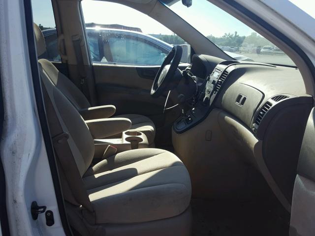 KNDMB233066048732 - 2006 KIA SEDONA EX WHITE photo 5