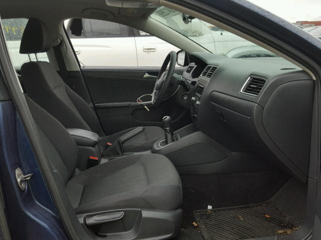 3VW1K7AJ8EM356549 - 2014 VOLKSWAGEN JETTA BASE 蓝色 照片 5