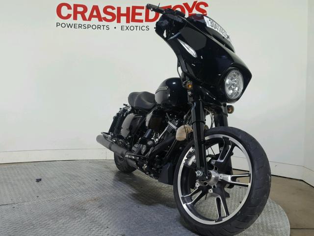 1HD1KRC1XJB610385 - 2018 HARLEY-DAVIDSON FLHXS STRE BLACK photo 2