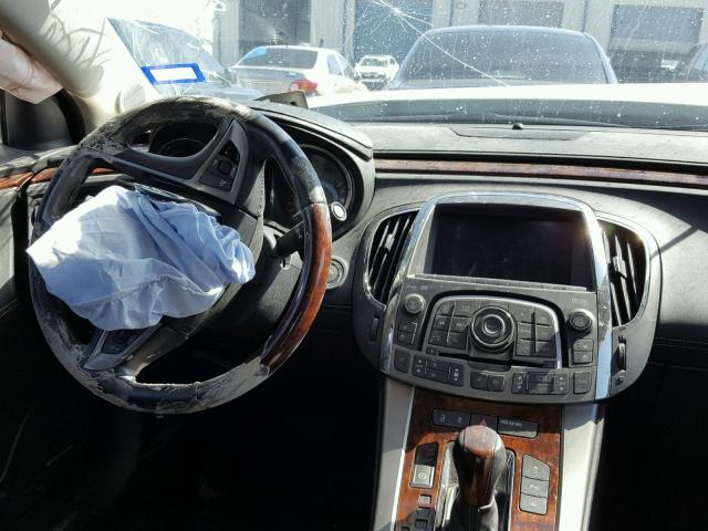 1G4GJ5E37CF357071 - 2012 BUICK LACROSSE T WHITE photo 9