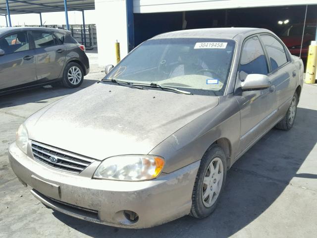 KNAFB121725141263 - 2002 KIA SPECTRA BA TAN photo 2