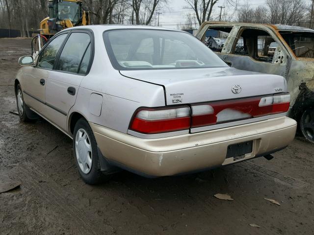 2T1BB02E8TC139993 - 1996 TOYOTA COROLLA DX GOLD photo 3