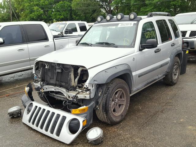 1J4GL38K46W219038 - 2006 JEEP LIBERTY RE SILVER photo 2