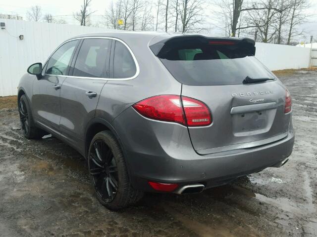 WP1AA2A23CLA05028 - 2012 PORSCHE CAYENNE GRAY photo 3