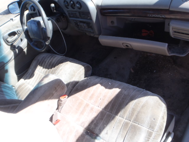 2G1WL52M8W9166773 - 1998 CHEVROLET LUMINA BAS ნაცრისფერი ფოტო 5