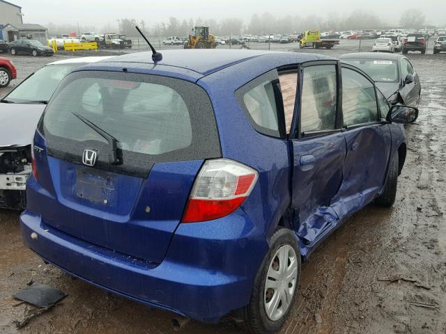 JHMGE8H20AS002498 - 2010 HONDA FIT BLUE photo 4