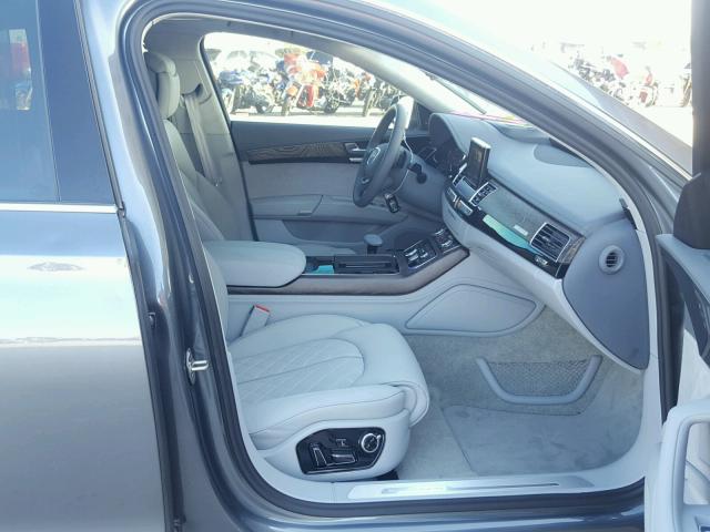 WAU3RAFDXGN004117 - 2016 AUDI A8 L TDI GRAY photo 5