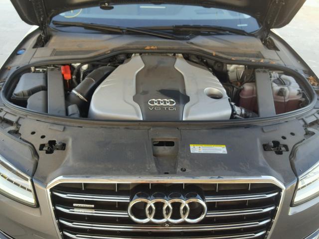 WAU3RAFDXGN004117 - 2016 AUDI A8 L TDI GRAY photo 7