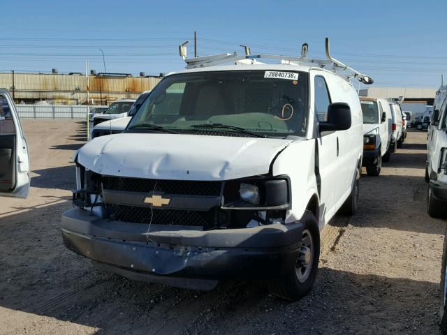 1GCZGFBA3A1158274 - 2010 CHEVROLET EXPRESS G2 WHITE photo 2