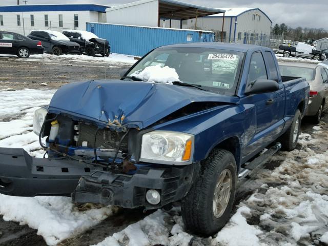 1D7HW42N15S287822 - 2005 DODGE DAKOTA SLT BLUE photo 2