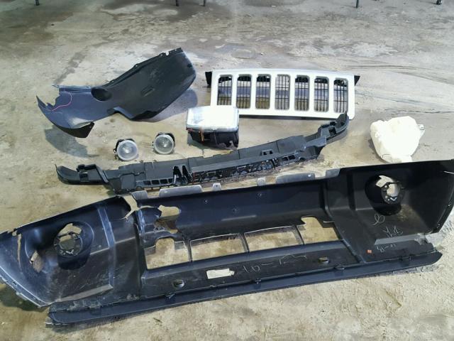 1J8HG48N76C188814 - 2006 JEEP COMMANDER ვერცხლისფერი ფოტო 9