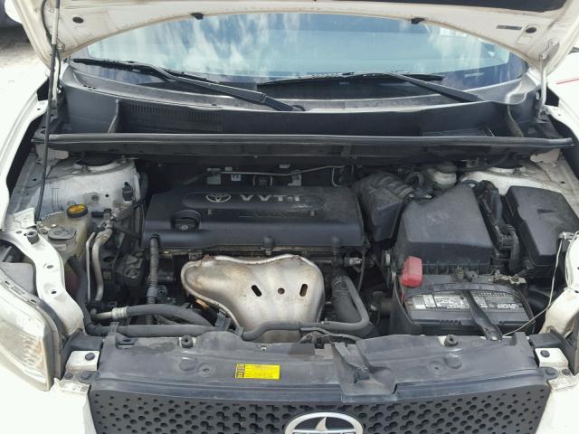 JTLKE50E781051346 - 2008 SCION XB WHITE photo 7