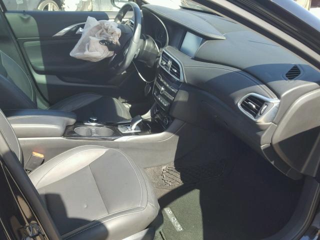 SJKCH5CP6HA028061 - 2017 INFINITI QX30 BASE BLACK photo 5